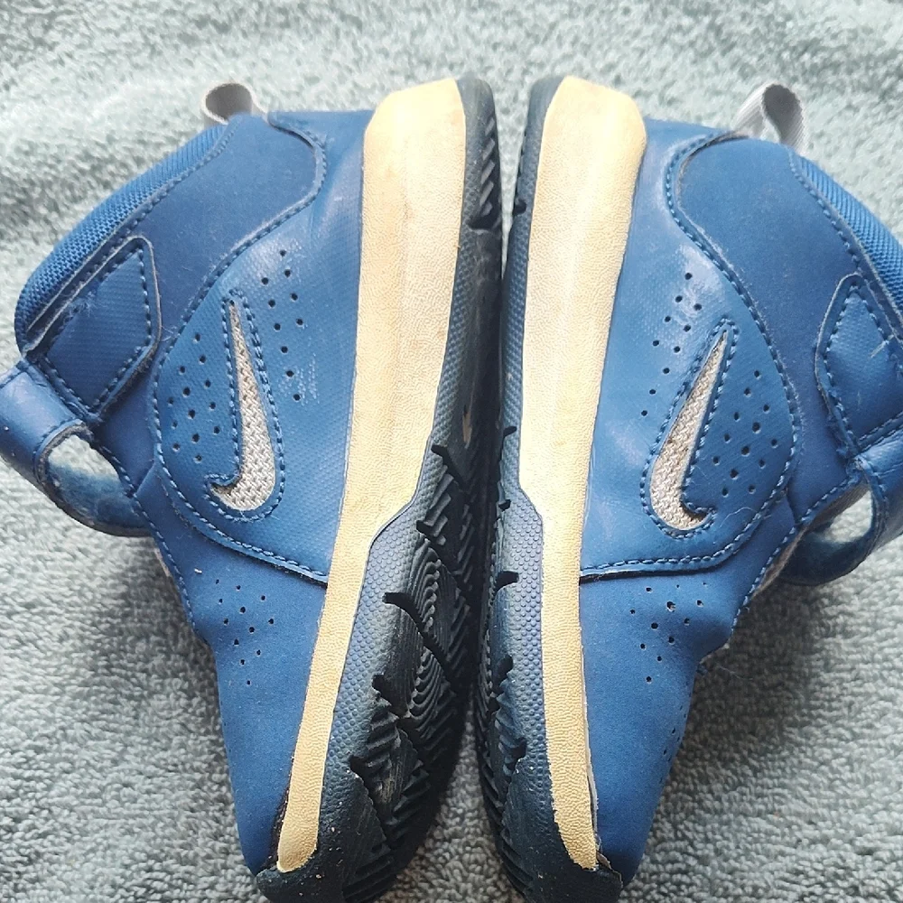 Nike Kids Blue and White Sneakers - Picture 5 of 7